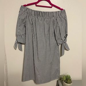 Neve worn, tags still attached.